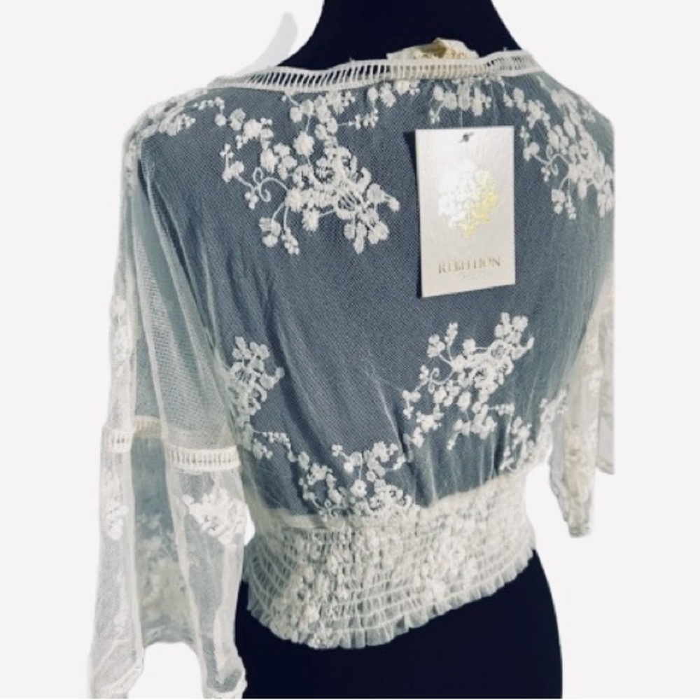 NWT REBELLION SMALL LACE CROP BELL SLEEVES CREAM IVORY V NECK FLORAL BOH… - Picture 8 of 12